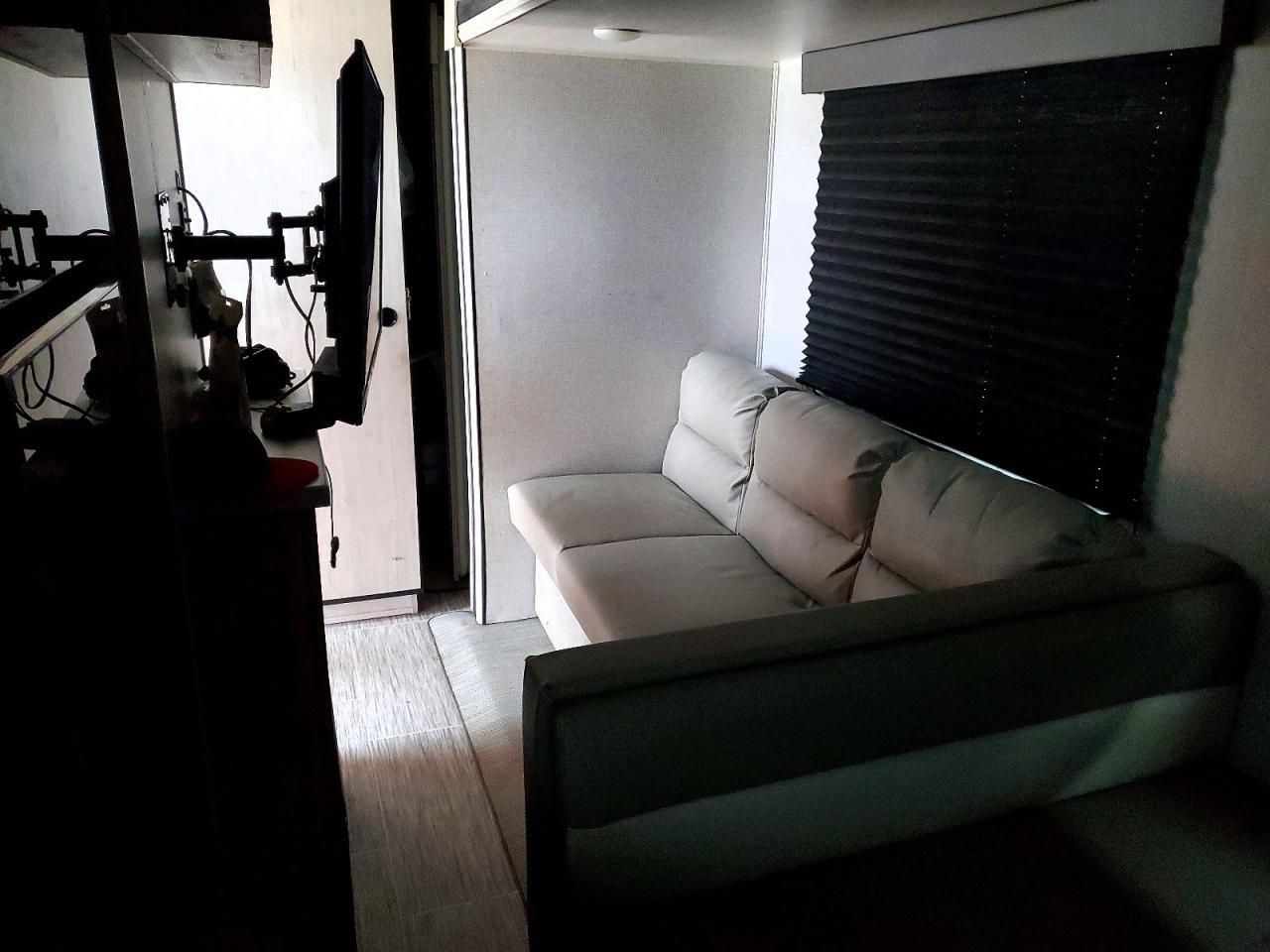 2023 East To West Silverlake