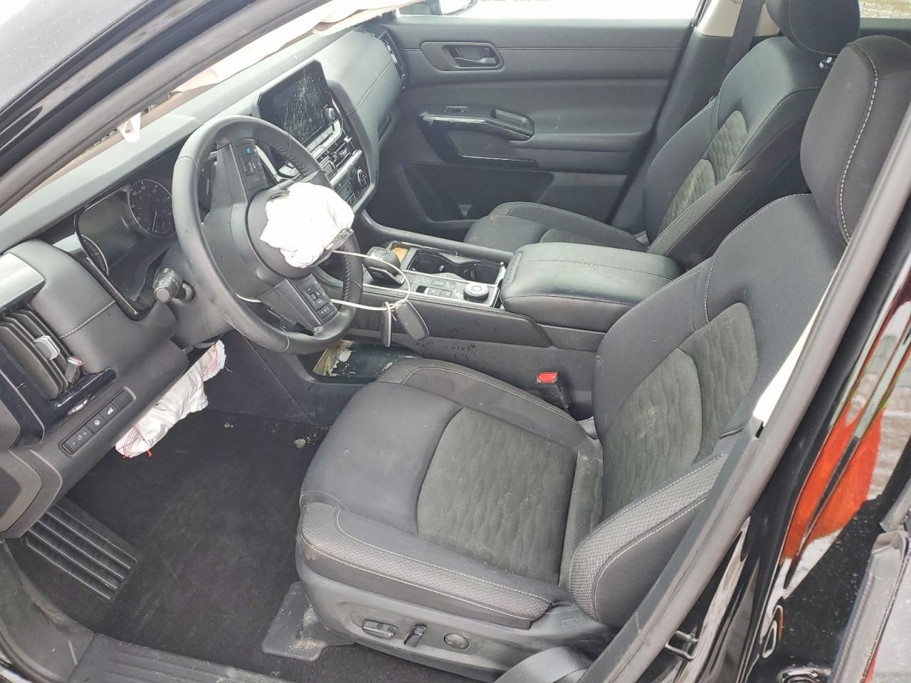 2025 Nissan Pathfinder sv