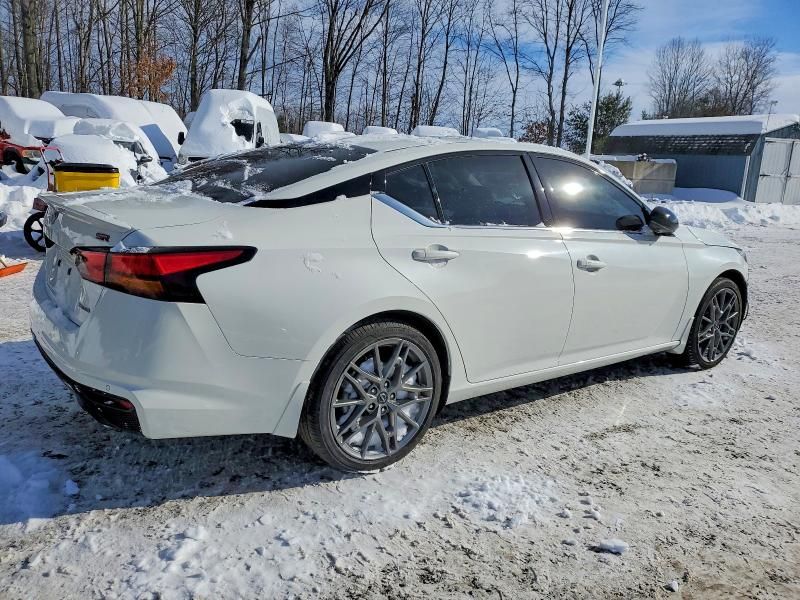 2023 Nissan Altima sr
