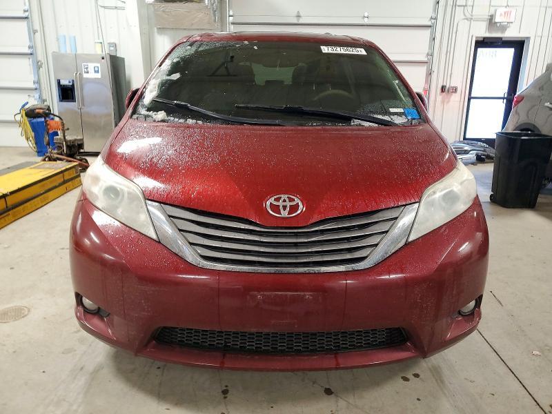 2012 Toyota Sienna xle