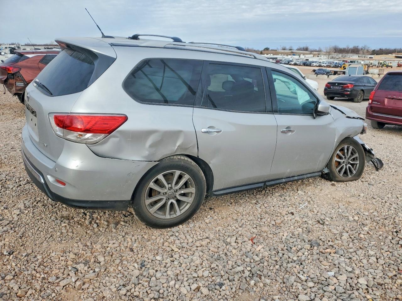 2015 Nissan Pathfinder s