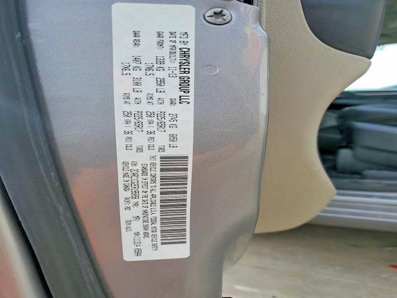 2014 Chrysler Town & Country Touring l