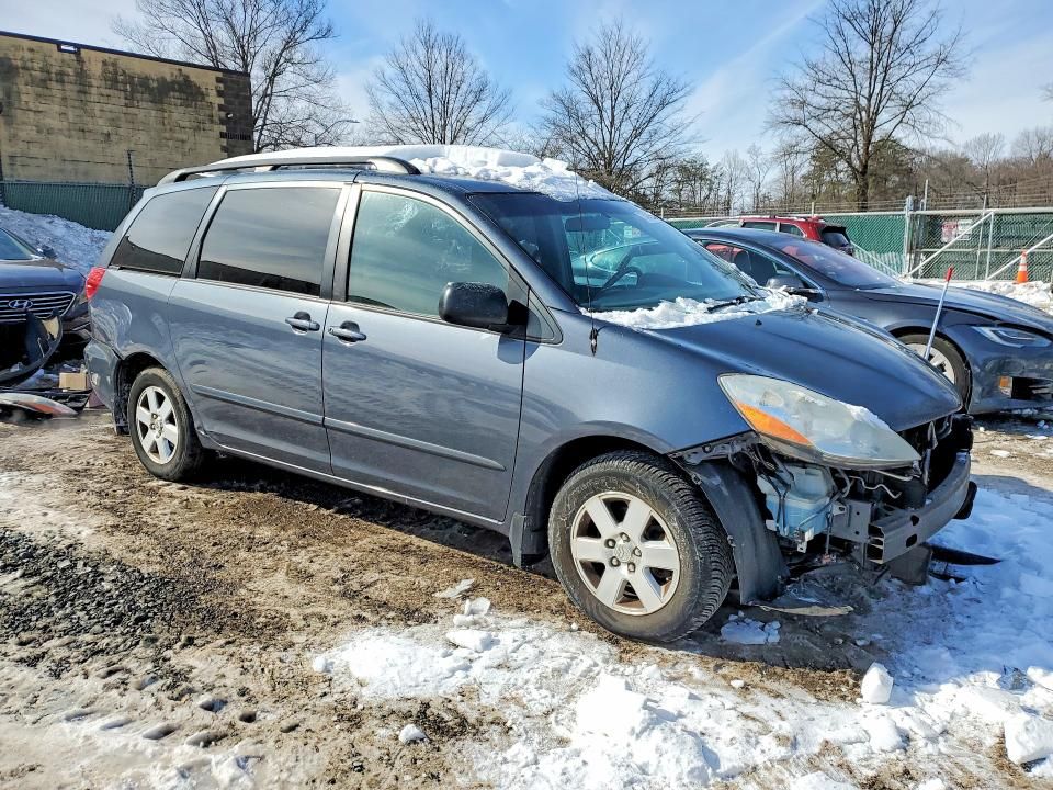 2010 Toyota Sienna ce