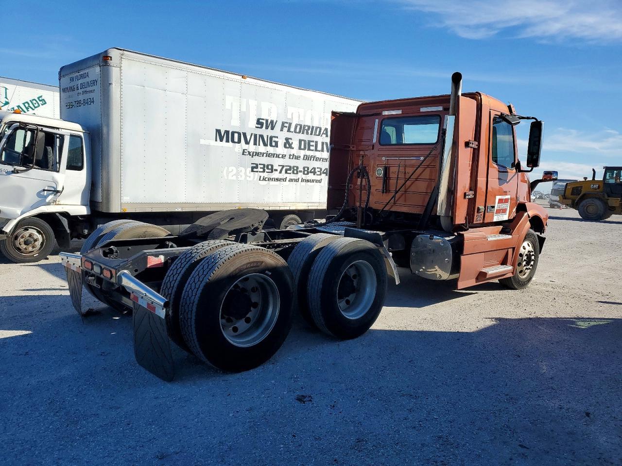 2015 Volvo VNL Semi Truck