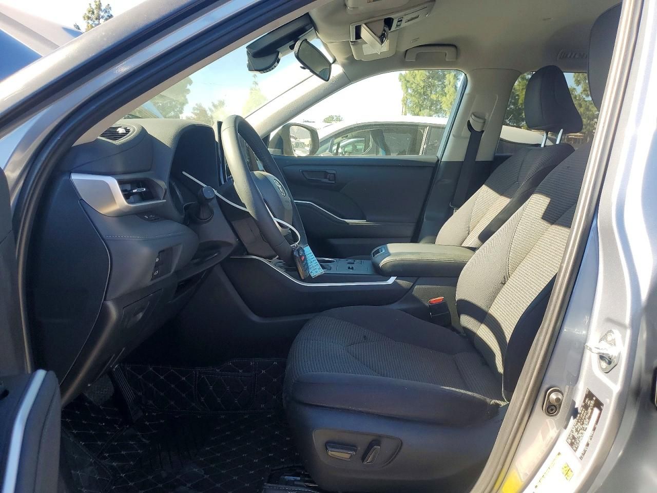 2024 Toyota Highlander Hybrid le