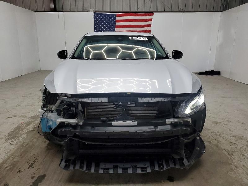 2025 Nissan Altima sr