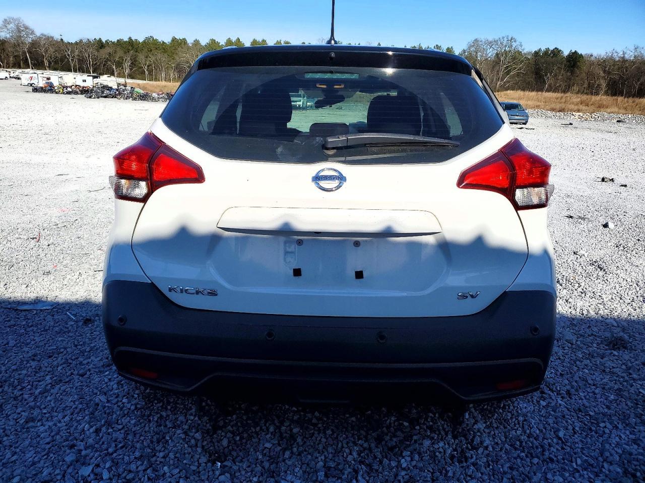 2020 Nissan Kicks sv