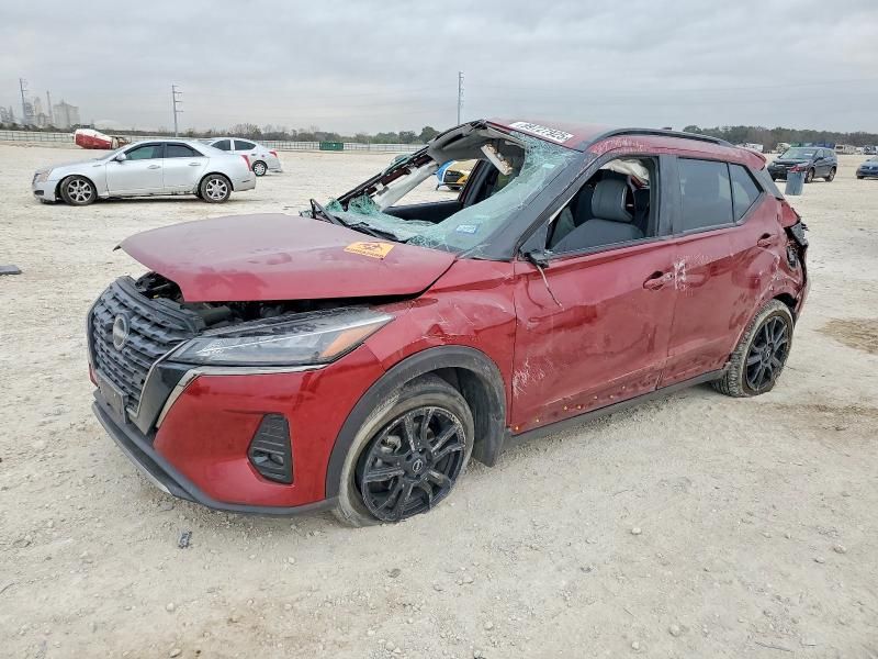 2023 Nissan Kicks sr
