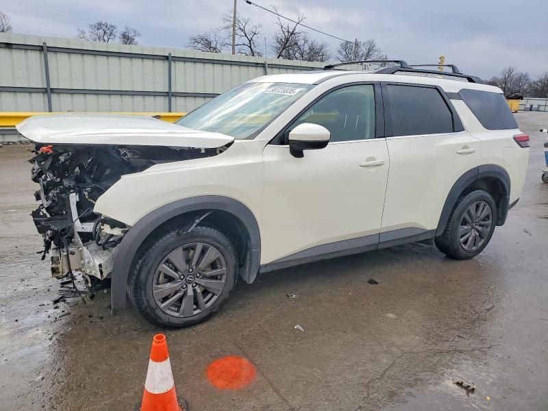 2022 Nissan Pathfinder sv