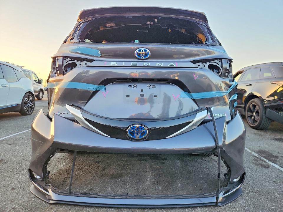 2025 Toyota Sienna Limited