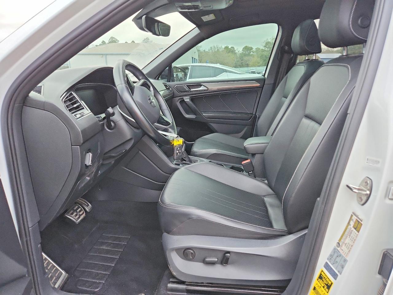 2022 Volkswagen Tiguan se R-line Black