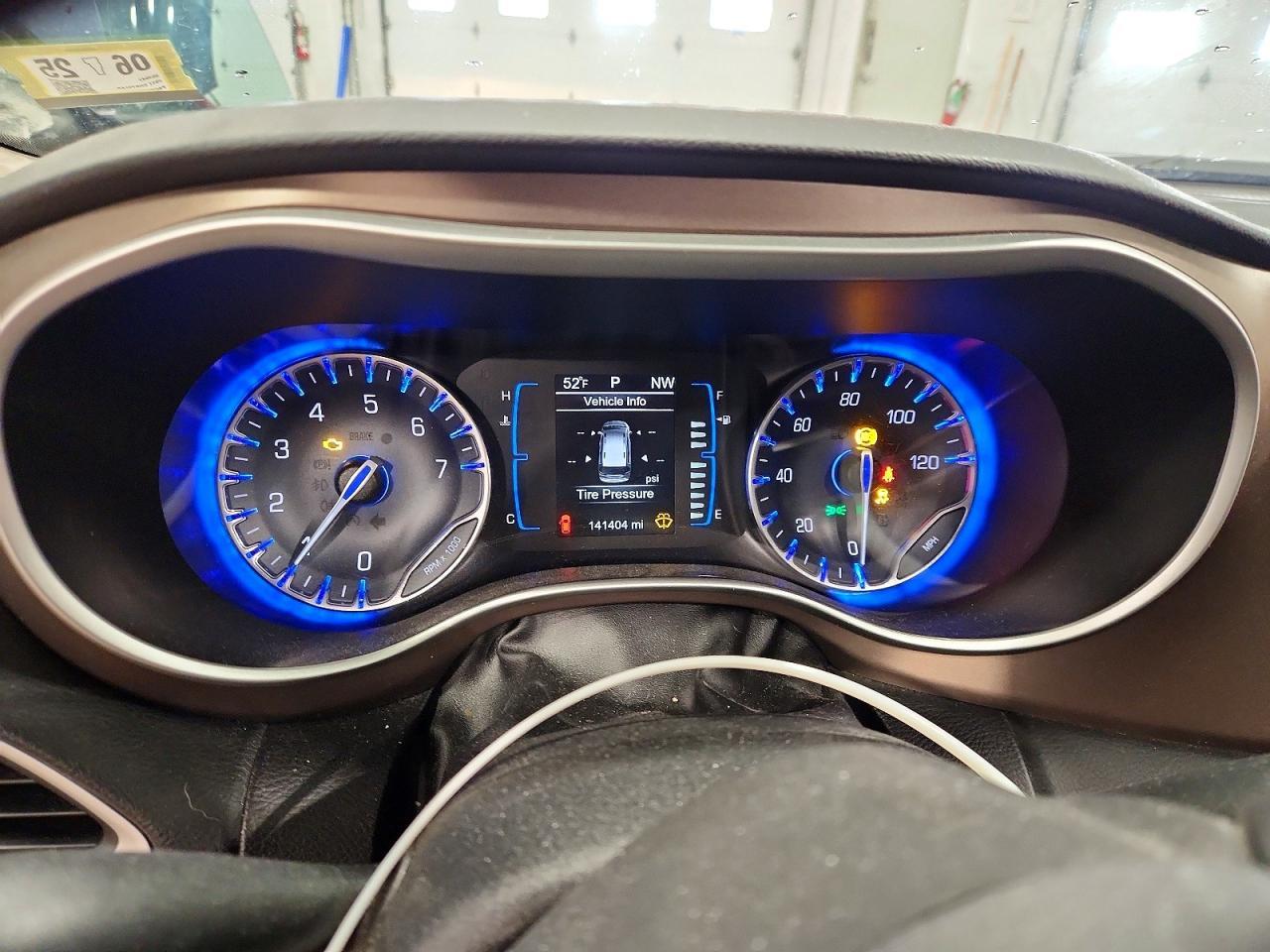2017 Chrysler Pacifica Touring l