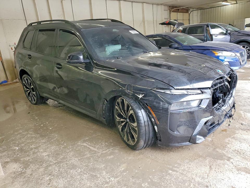 2024 BMW X7 M60i