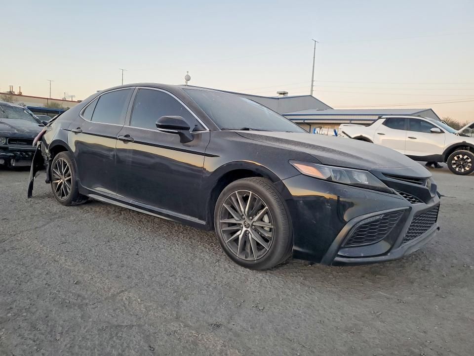 2022 Toyota Camry se