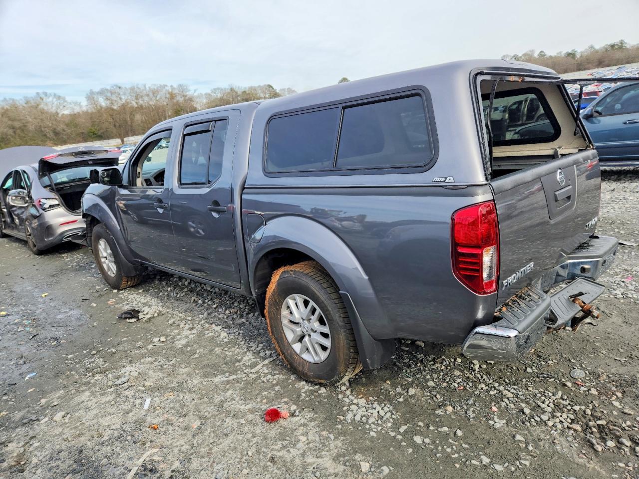 2021 Nissan Frontier s