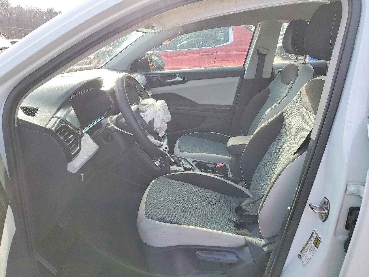 2025 Volkswagen Taos s