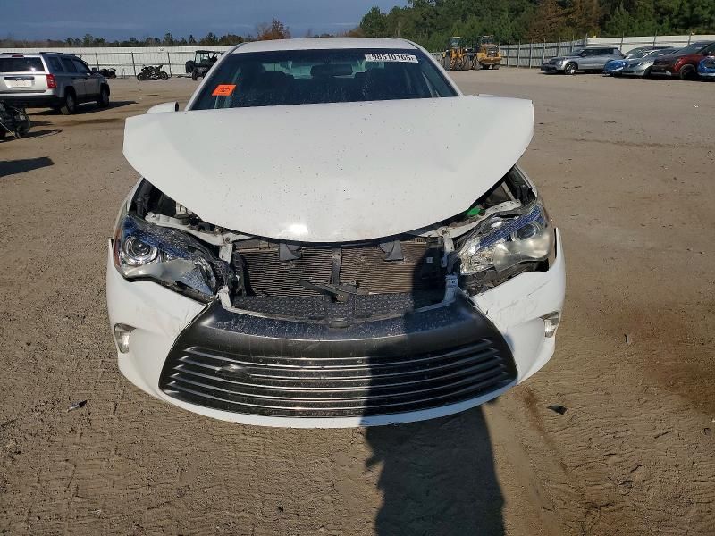 2016 Toyota Camry le