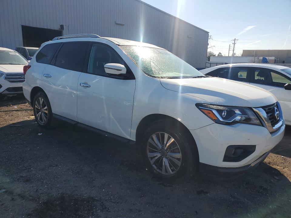 2020 Nissan Pathfinder sl