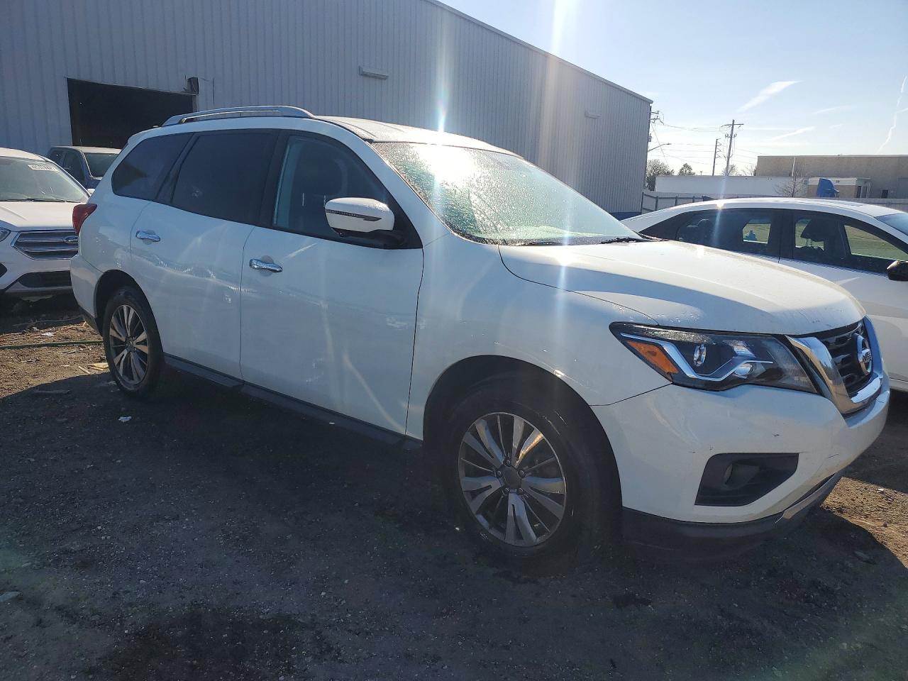 2020 Nissan Pathfinder sl