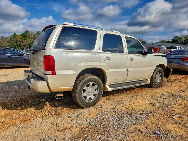 2004 Cadillac Escalade Luxury