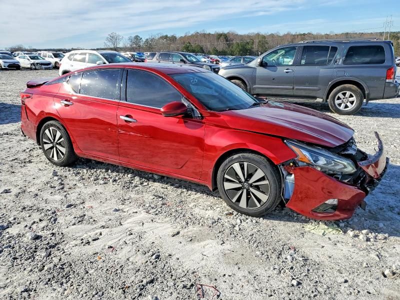 2020 Nissan Altima sv