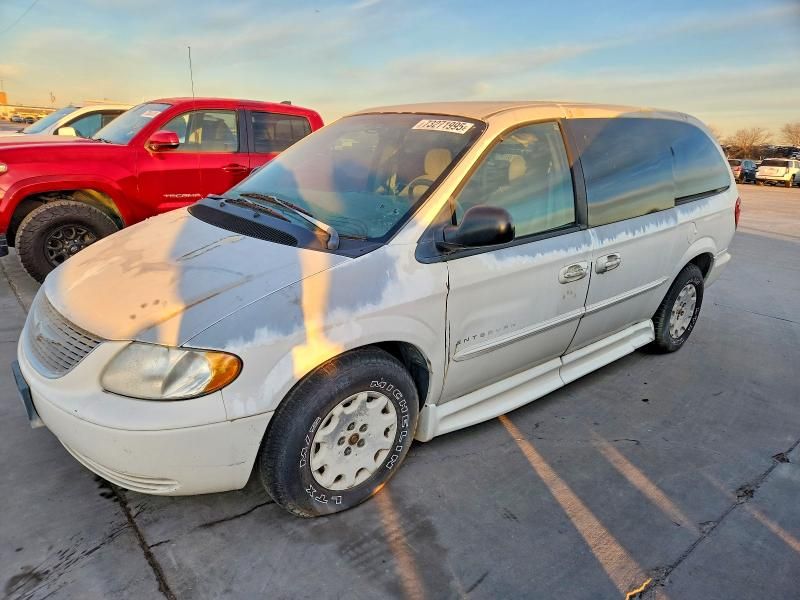 2002 Chrysler Town & Country lx
