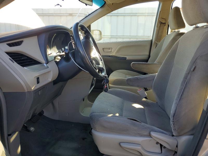 2017 Toyota Sienna le 7-passenger