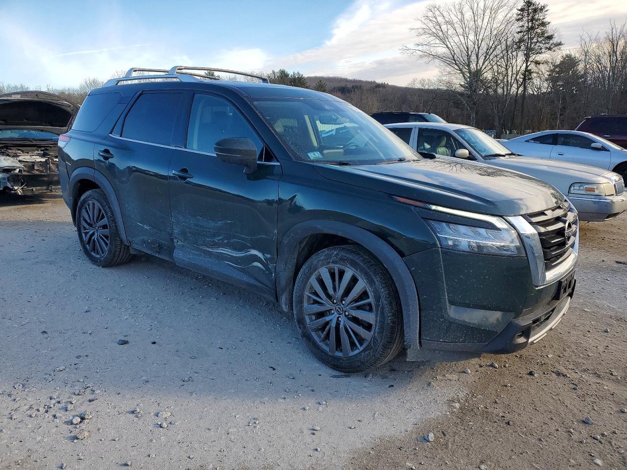 2023 Nissan Pathfinder sl