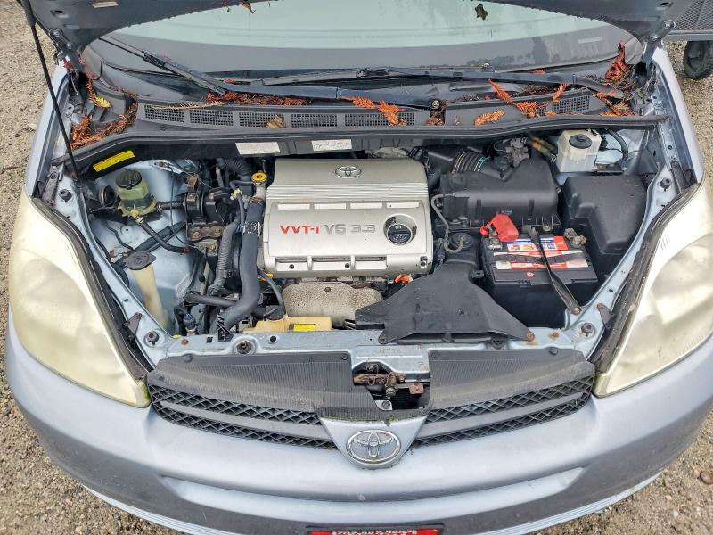 2004 Toyota Sienna xle 7-passenger