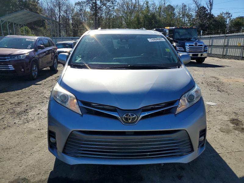 2019 Toyota Sienna xle