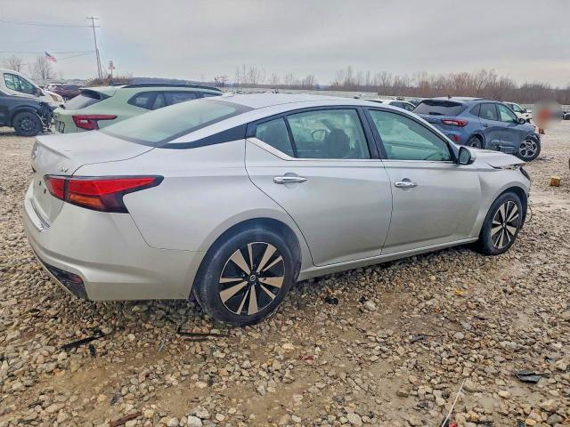 2022 Nissan Altima sv