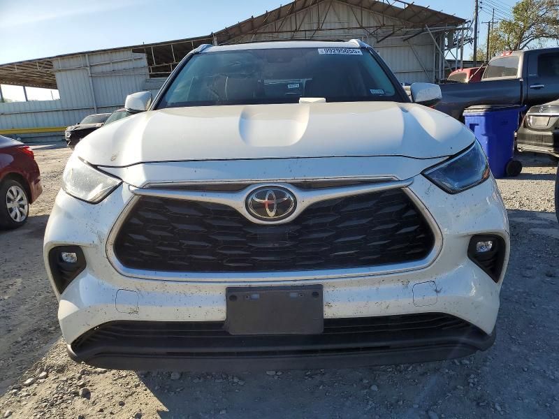 2021 Toyota Highlander xle