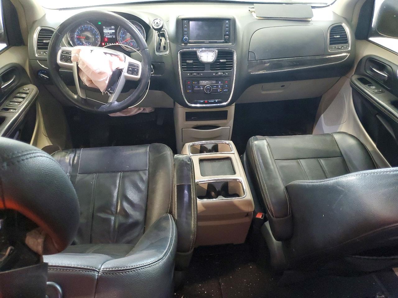 2014 Chrysler Town & Country Touring