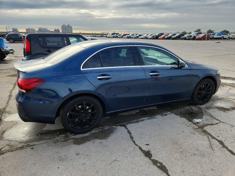 2019 Mercedes-Benz A 220