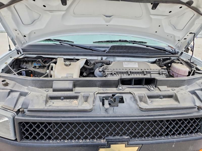 2022 Chevrolet Express G2500