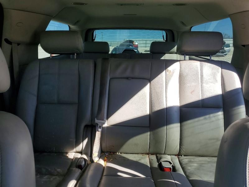 2010 Chevrolet Suburban C1500 lt