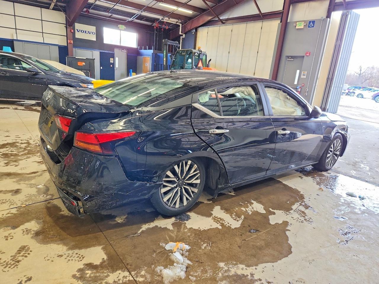 2024 Nissan Altima sv