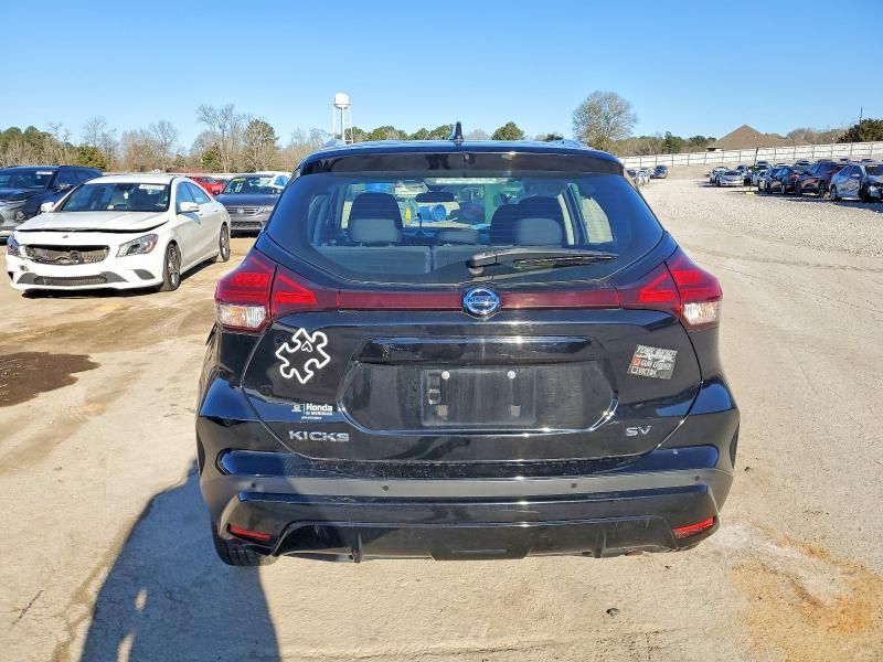 2021 Nissan Kicks sv
