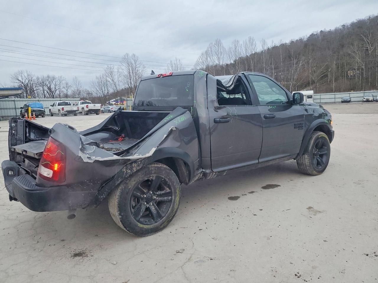2022 Dodge Ram 1500 Classic slt
