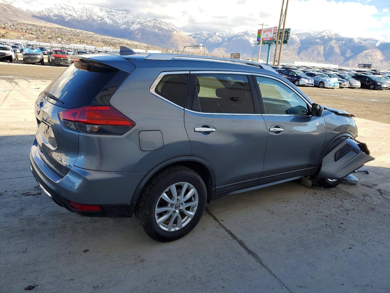 2017 Niss Rogue sv