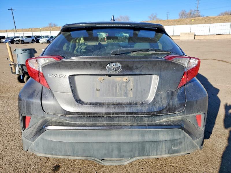 2021 Toyota C-hr xle