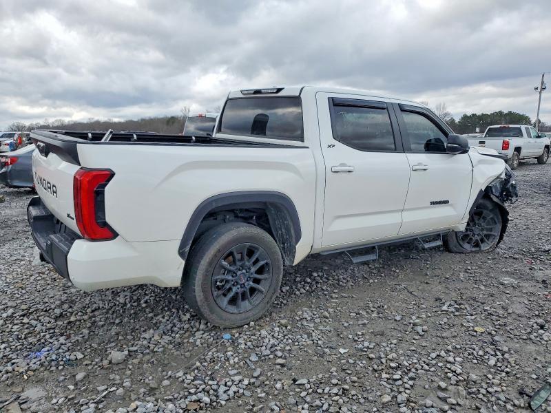 2024 Toyota Tundra Crewmax sr