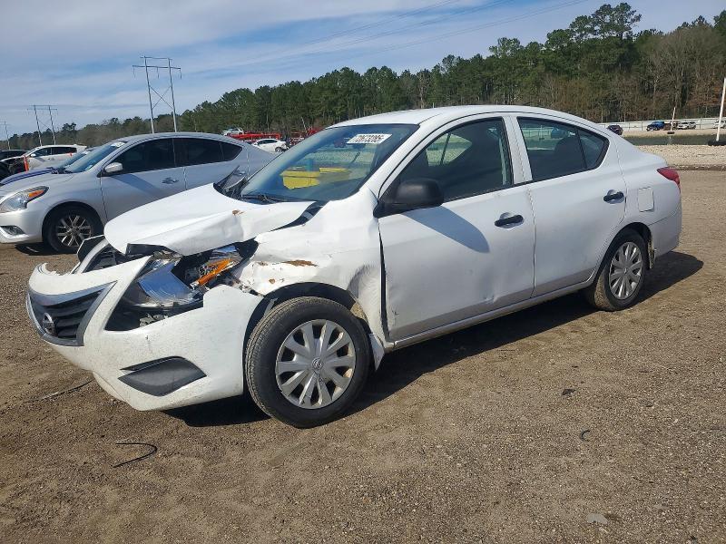 2015 Niss Versa s