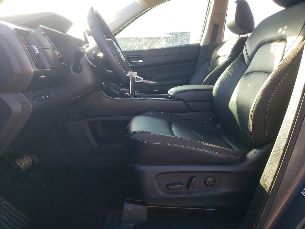 2024 Nissan Pathfinder sl