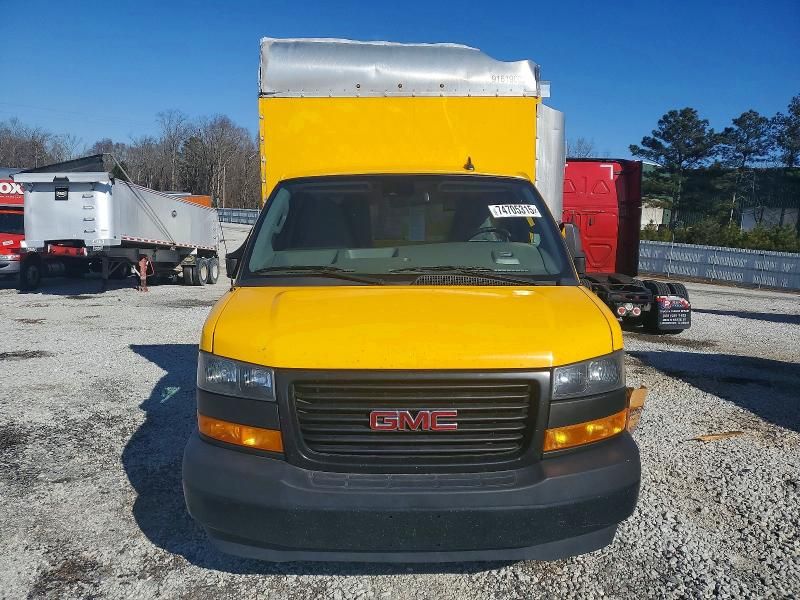 2021 GMC Savana Cut-box Truck