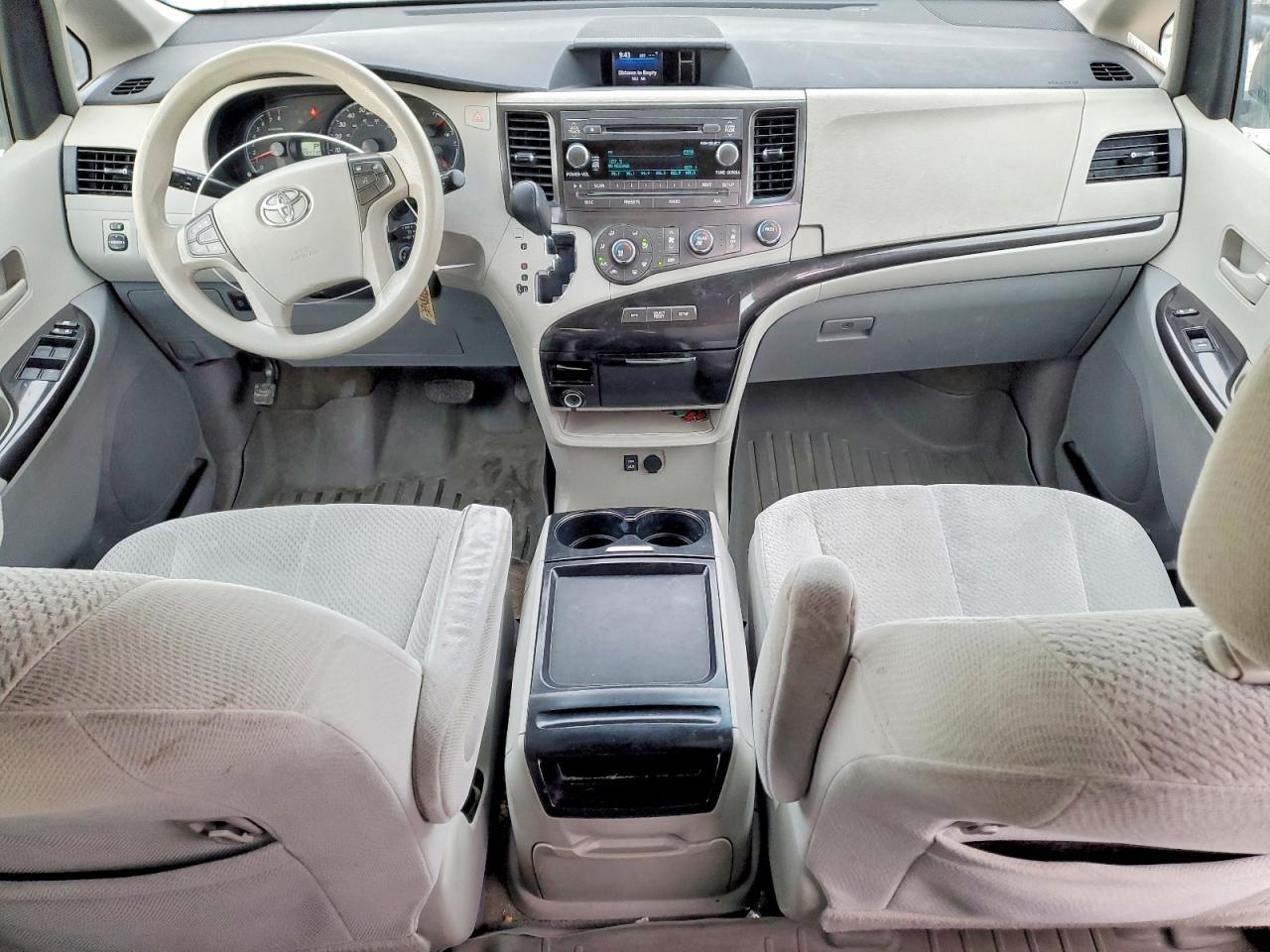 2011 Toyota Sienna le