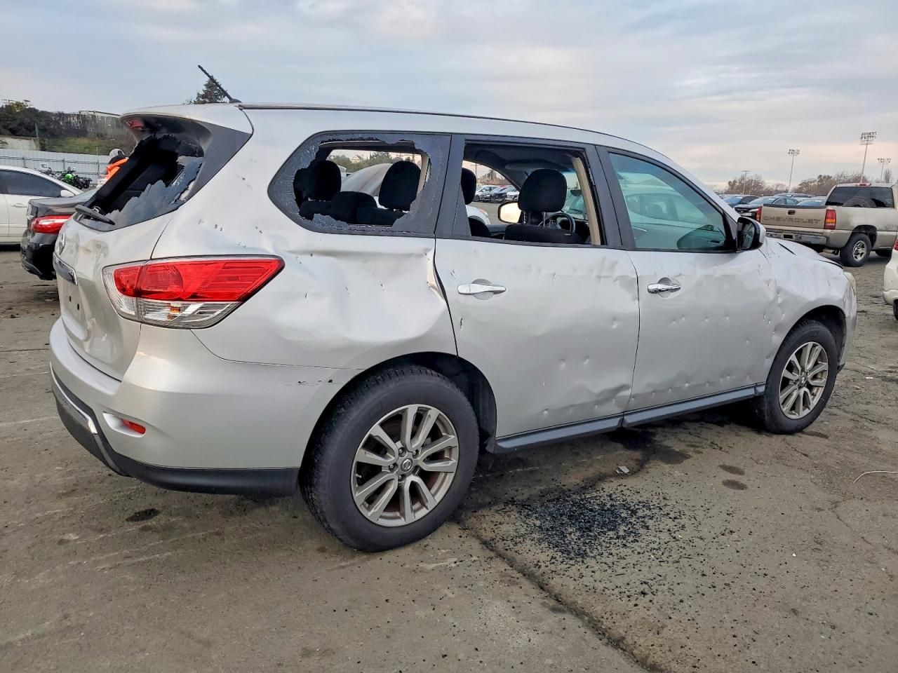 2014 Nissan Pathfinder s