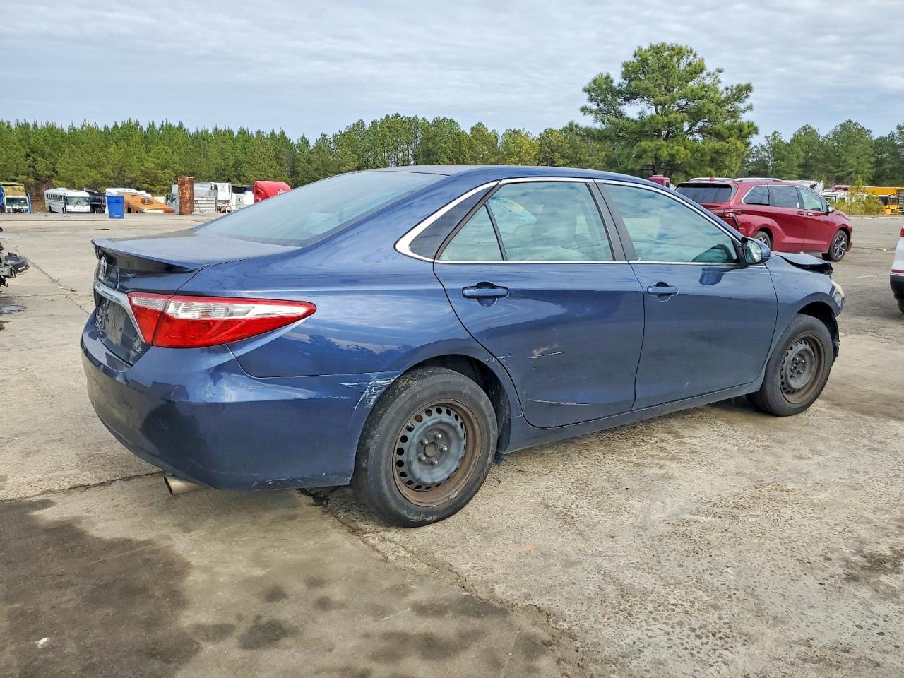 2015 Toyota Camry le