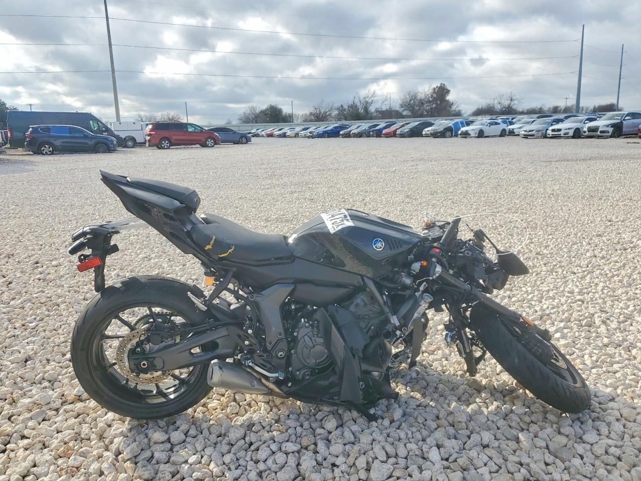 2025 Yamaha YZFR7