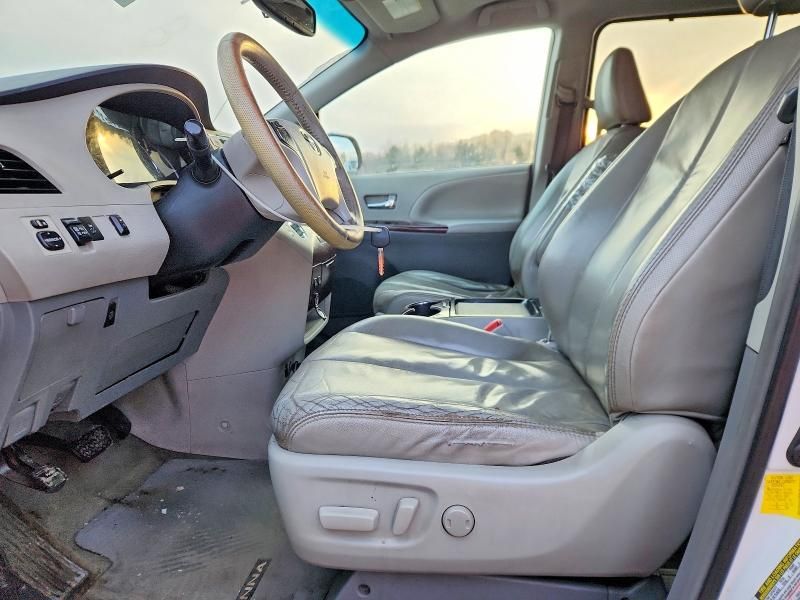 2011 Toyota Sienna xle